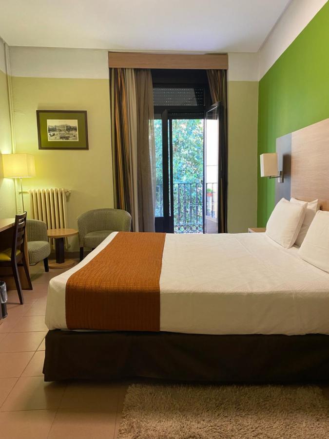 Double or Twin Room Balcony