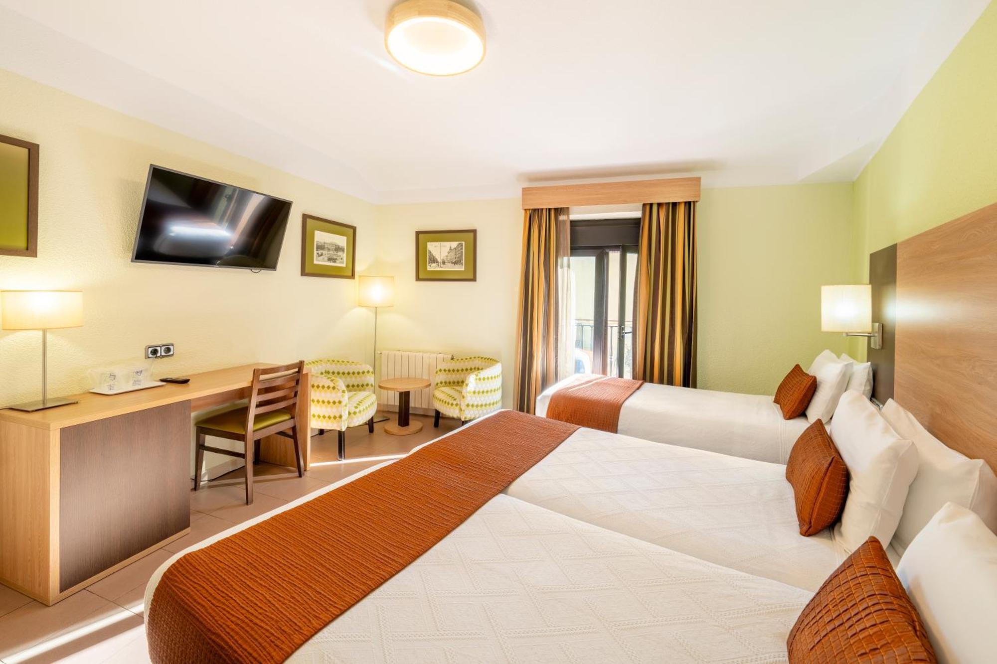 Triple Room